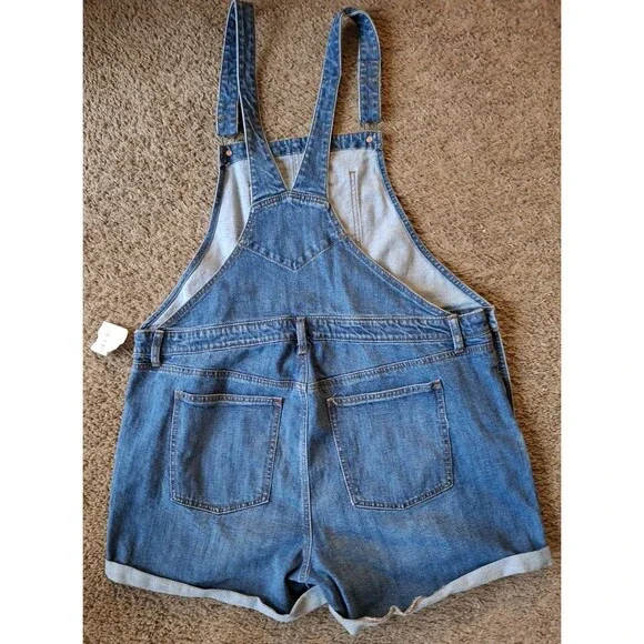 Denim Jean Bib Overall Shorts Womens Size XL Old Navy Distressed Cuffed Bibs New - Picture 2 of 7